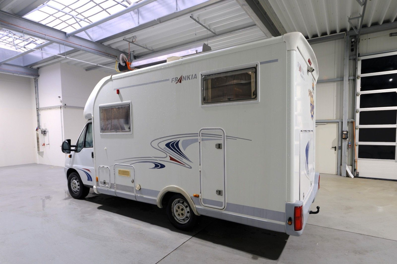 Frankia T 650 BD/Festbett/Garage/Solar/Markise Frankia T 650 BD/Festbett/Garage/Solar/Markise - Poolintegreeritud matkaauto: pilt 3 Frankia T 650 BD/Festbett/Garage/Solar/Markise Frankia T 650 BD/Festbett/Garage/Solar/Markise - Poolintegreeritud matkaauto: pilt 3