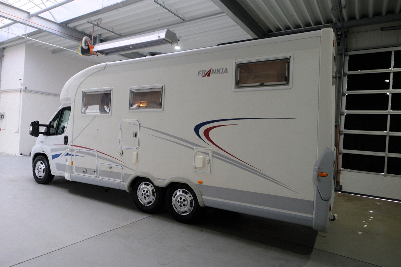 Frankia T 740 BD/Festbett/Garage/Klima/Solar/158 PS - Poolintegreeritud matkaauto: pilt 3 Frankia T 740 BD/Festbett/Garage/Klima/Solar/158 PS - Poolintegreeritud matkaauto: pilt 3