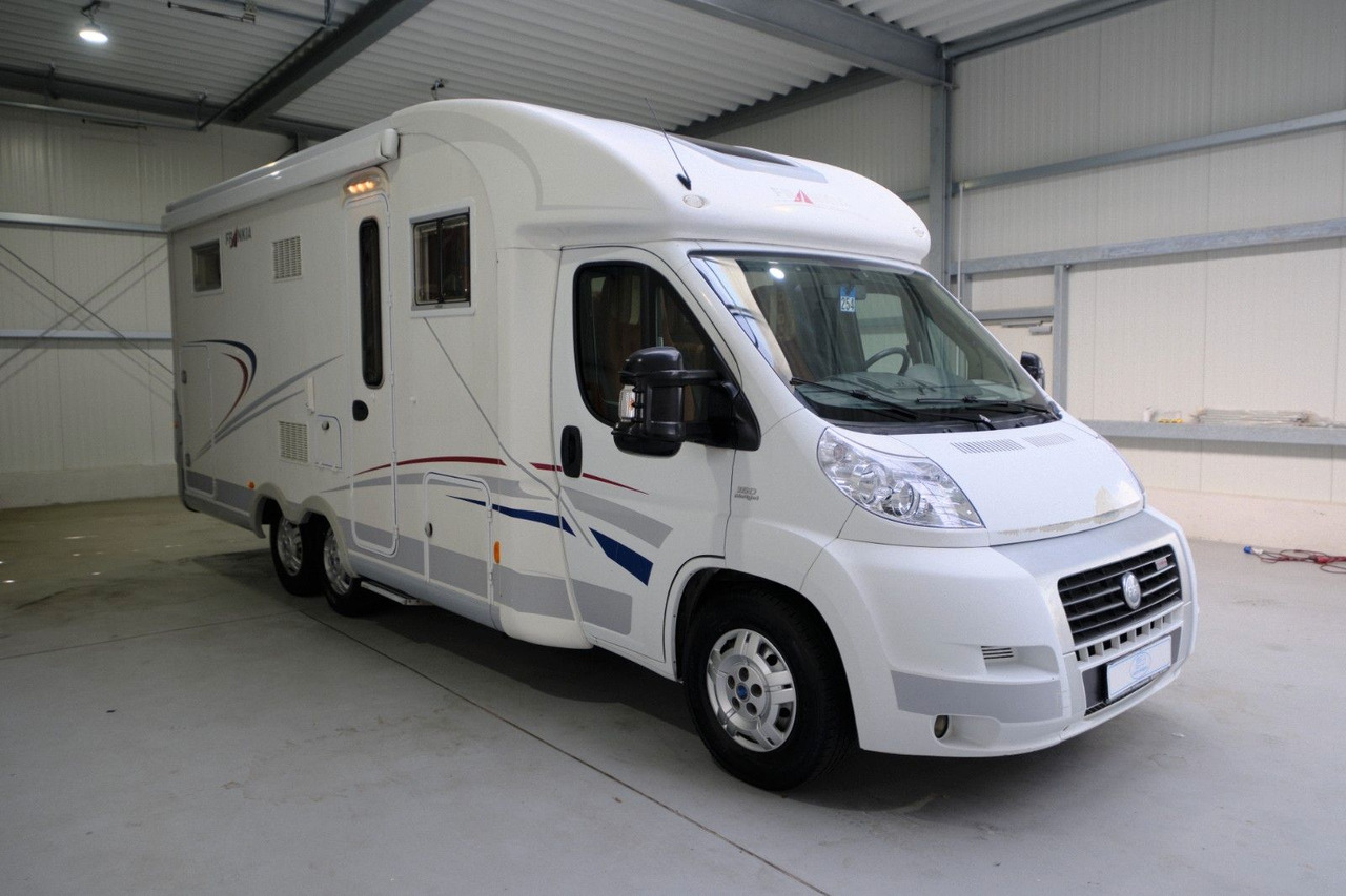 Frankia T 740 BD/Festbett/Garage/Klima/Solar/158 PS - Poolintegreeritud matkaauto: pilt 1 Frankia T 740 BD/Festbett/Garage/Klima/Solar/158 PS - Poolintegreeritud matkaauto: pilt 1