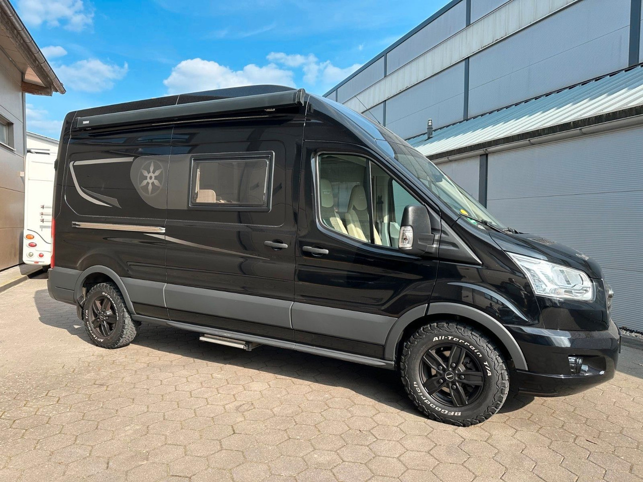 Karmann Dexter 560 Trend 4x4/1.Hand/Festbett/Klima/Solar - Campervan: pilt 3 Karmann Dexter 560 Trend 4x4/1.Hand/Festbett/Klima/Solar - Campervan: pilt 3