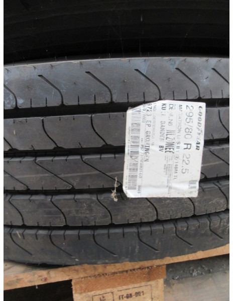Goodyear 295/80 R 22.5 (DAF) - Rehv - Veoauto: pilt 4 Goodyear 295/80 R 22.5 (DAF) - Rehv - Veoauto: pilt 4