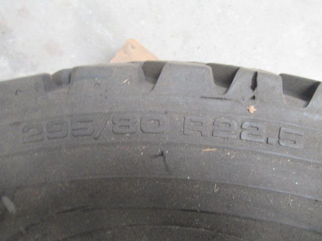 Goodyear 295/80 R 22.5 (DAF) - Rehv - Veoauto: pilt 2 Goodyear 295/80 R 22.5 (DAF) - Rehv - Veoauto: pilt 2