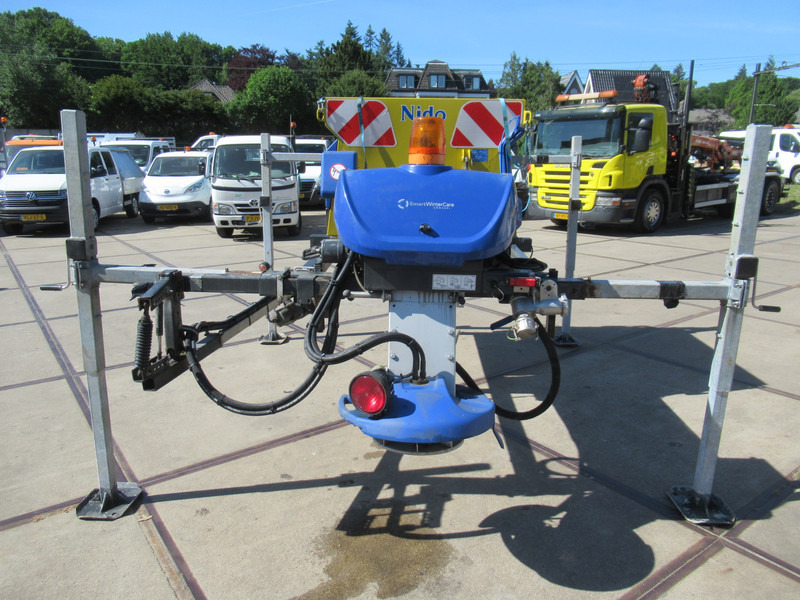 NIDO Stratos B08L-24 PCLN-350 Roto-power 0,8m3 + 350L Salzstreuer Saltspreader - Liiva-/ Soolajaotur: pilt 5 NIDO Stratos B08L-24 PCLN-350 Roto-power 0,8m3 + 350L Salzstreuer Saltspreader - Liiva-/ Soolajaotur: pilt 5