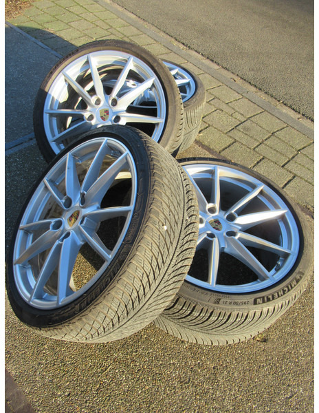 Porsche 911 992 20-/21 Carrera S Winterbanden Set Wielen - Komplektne ratas - Auto: pilt 2 Porsche 911 992 20-/21 Carrera S Winterbanden Set Wielen - Komplektne ratas - Auto: pilt 2