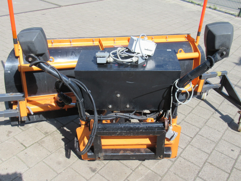 Schuitemaker Villeton Jean LMT 20.50 208CM 12V Sneeuwschuif Snow Plow - Lumesahk: pilt 2 Schuitemaker Villeton Jean LMT 20.50 208CM 12V Sneeuwschuif Snow Plow - Lumesahk: pilt 2