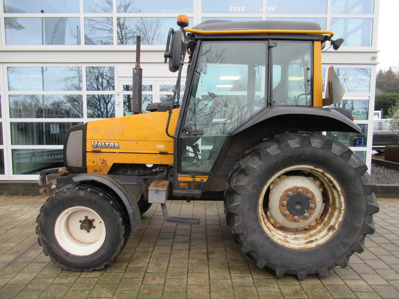 Valtra 700 4x2 VALMET - Traktor: pilt 3 Valtra 700 4x2 VALMET - Traktor: pilt 3