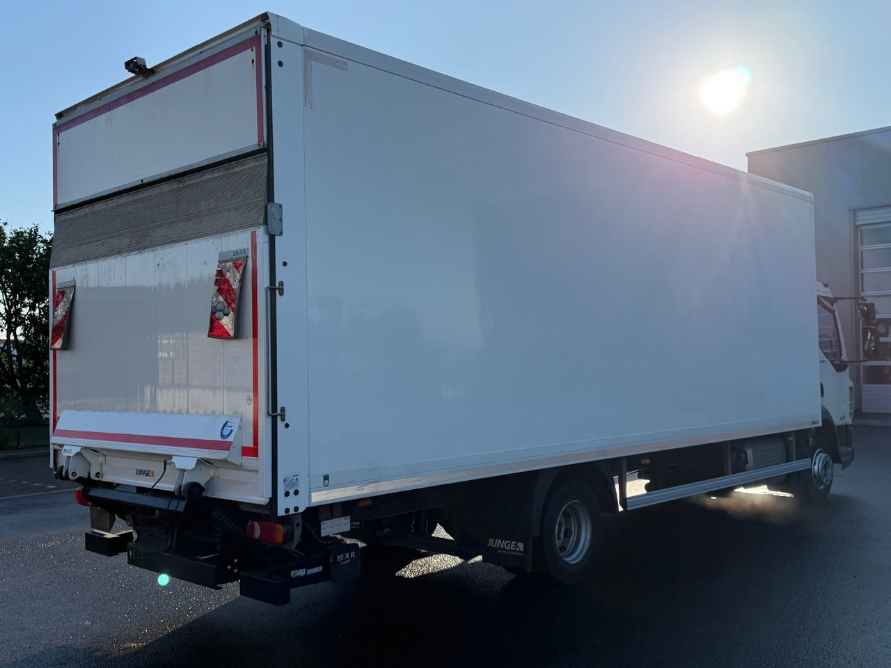 DAF LF 12.230 FA Koffer, Lbw, Ahk., 7.3m, E6, TOP - Kasti veoauto: pilt 4 DAF LF 12.230 FA Koffer, Lbw, Ahk., 7.3m, E6, TOP - Kasti veoauto: pilt 4