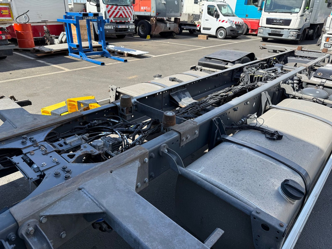 Kabiinišassiiga veoauto DAF XF430/Jumbo;Mega/Intarder/Standklima-Heizung/BDF: pilt 23 Kabiinišassiiga veoauto DAF XF430/Jumbo;Mega/Intarder/Standklima-Heizung/BDF: pilt 23