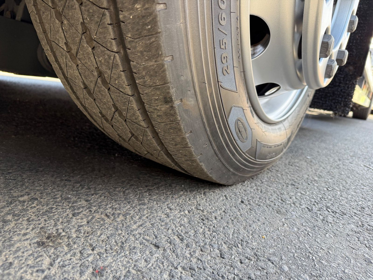 Kabiinišassiiga veoauto DAF XF430/Jumbo;Mega/Intarder/Standklima-Heizung/BDF: pilt 21 Kabiinišassiiga veoauto DAF XF430/Jumbo;Mega/Intarder/Standklima-Heizung/BDF: pilt 21