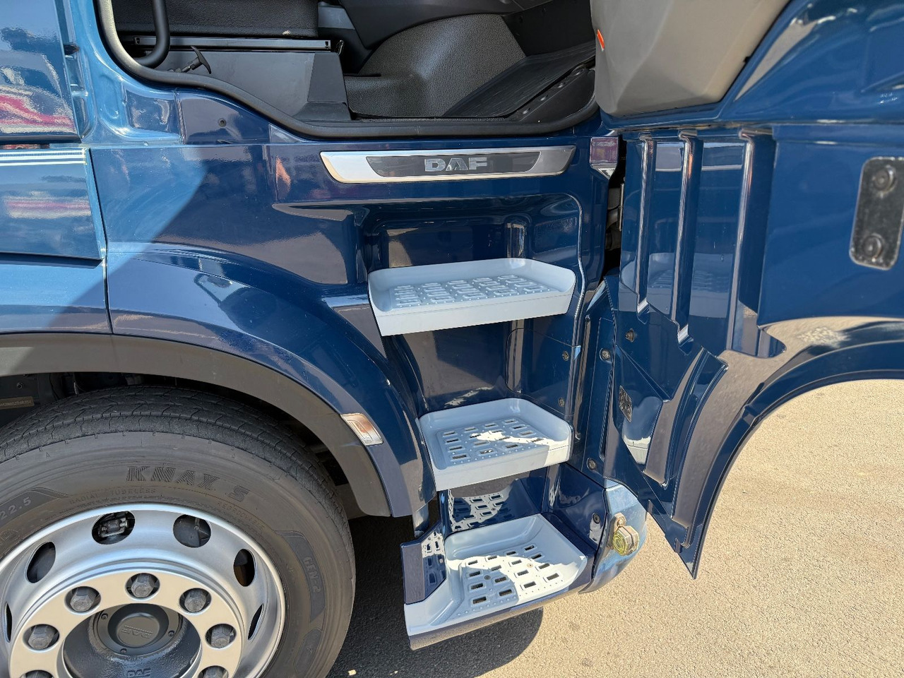 Kabiinišassiiga veoauto DAF XF430/Jumbo;Mega/Intarder/Standklima-Heizung/BDF: pilt 14 Kabiinišassiiga veoauto DAF XF430/Jumbo;Mega/Intarder/Standklima-Heizung/BDF: pilt 14