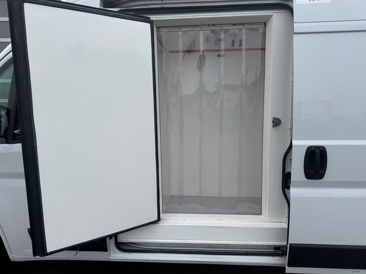 Tarbesõiduk külmik Fiat Ducato Isberg Pharma-Kühler -30°C/4°C/22°C: pilt 8