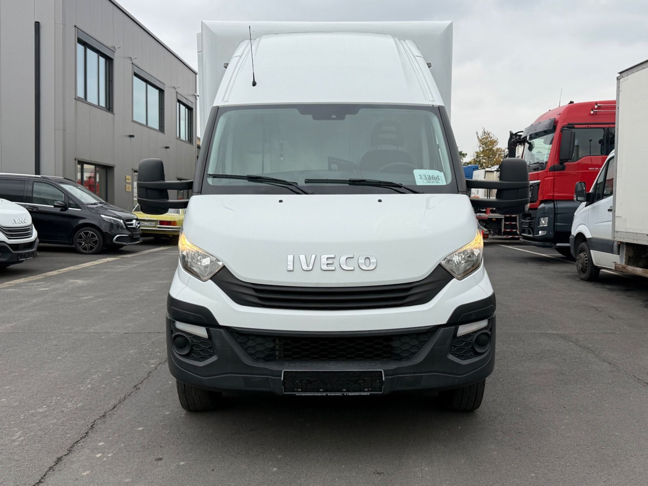Iveco Daily 70C18 HiMatic / Luft/ Lbw./ Klima/ E6/ Top - Tarbesõiduk furgoon: pilt 3 Iveco Daily 70C18 HiMatic / Luft/ Lbw./ Klima/ E6/ Top - Tarbesõiduk furgoon: pilt 3