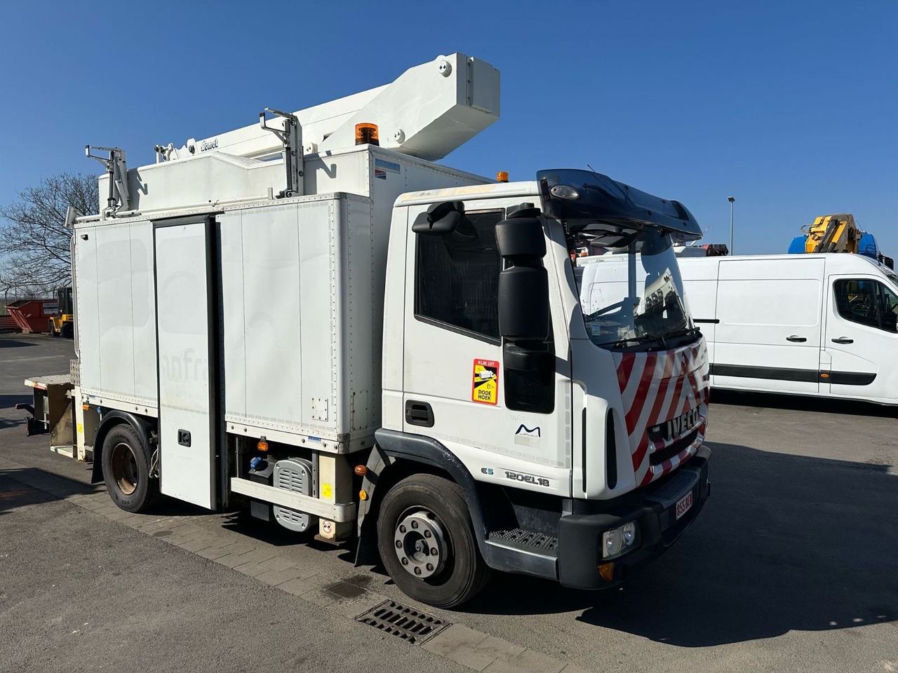 Iveco EuroCargo 120E18 + COMET 151TAL*Steiger - Veoautolt tõusev platvorm: pilt 1 Iveco EuroCargo 120E18 + COMET 151TAL*Steiger - Veoautolt tõusev platvorm: pilt 1