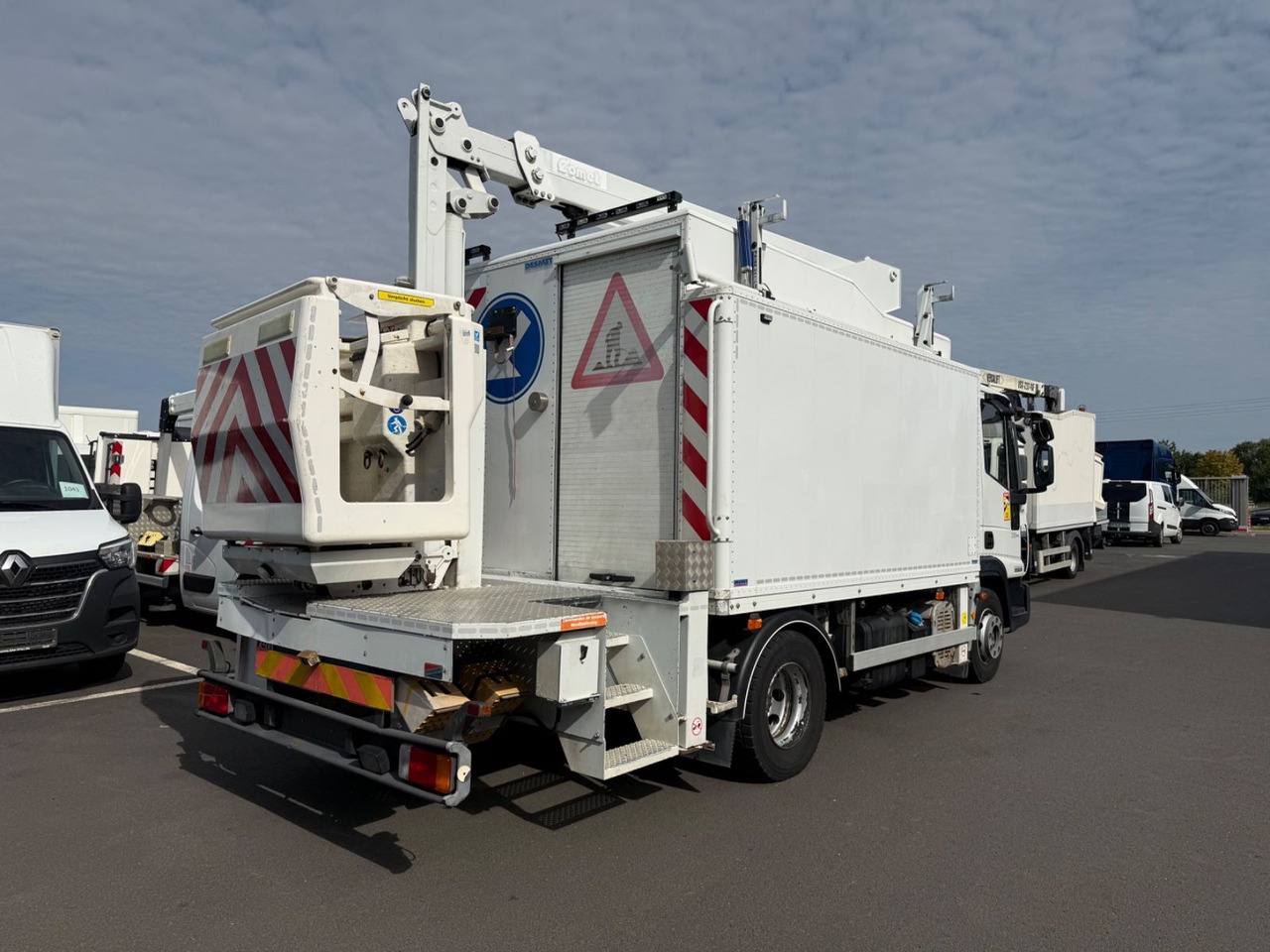 Iveco Eurocargo 120E18 E5/15m/Comet 151TAL - Veoautolt tõusev platvorm: pilt 4 Iveco Eurocargo 120E18 E5/15m/Comet 151TAL - Veoautolt tõusev platvorm: pilt 4