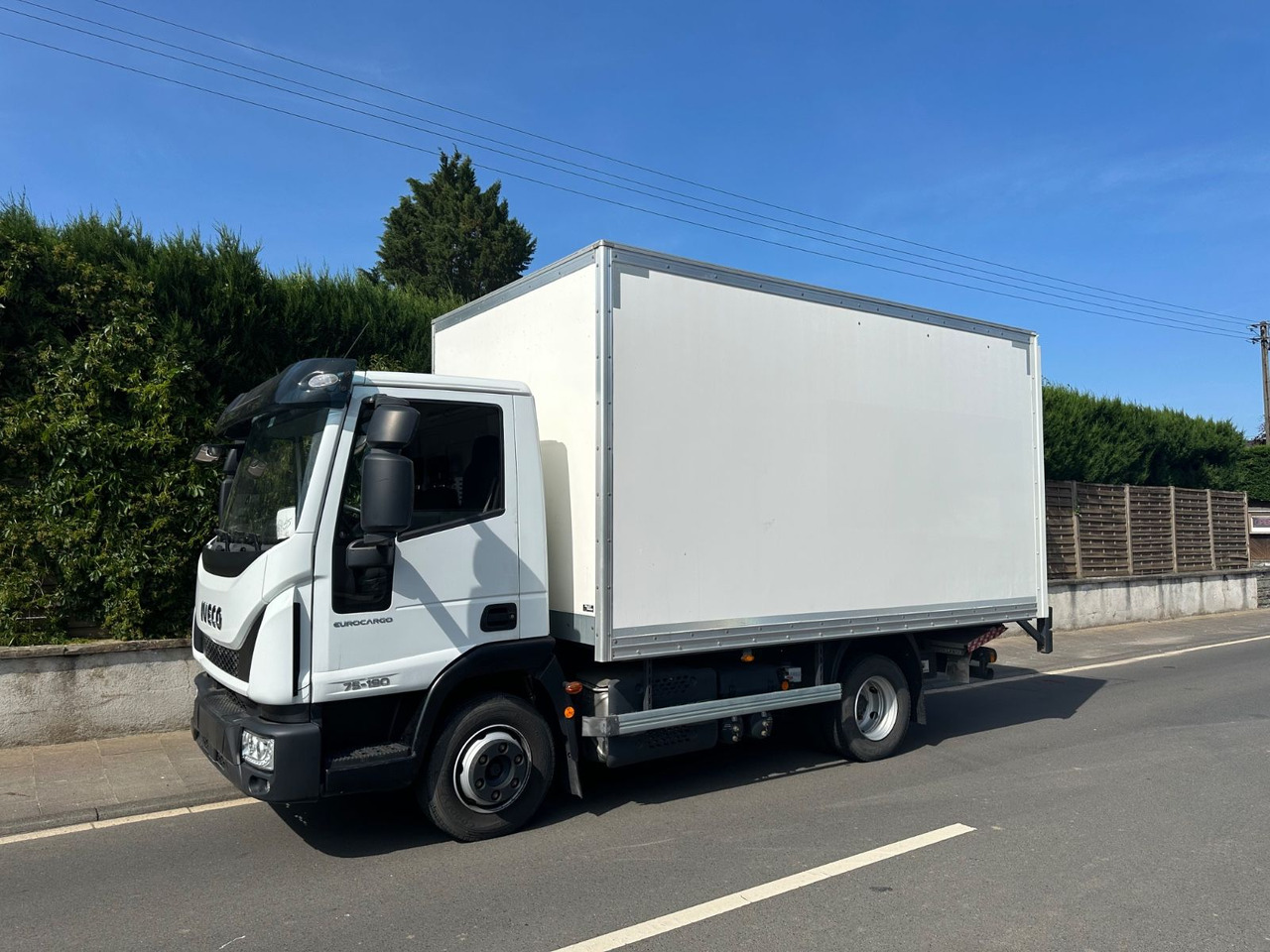 Iveco Eurocargo 75E19/Tüv neu/Koffer/LBW 1000kg/ - Tarbesõiduk furgoon: pilt 1 Iveco Eurocargo 75E19/Tüv neu/Koffer/LBW 1000kg/ - Tarbesõiduk furgoon: pilt 1