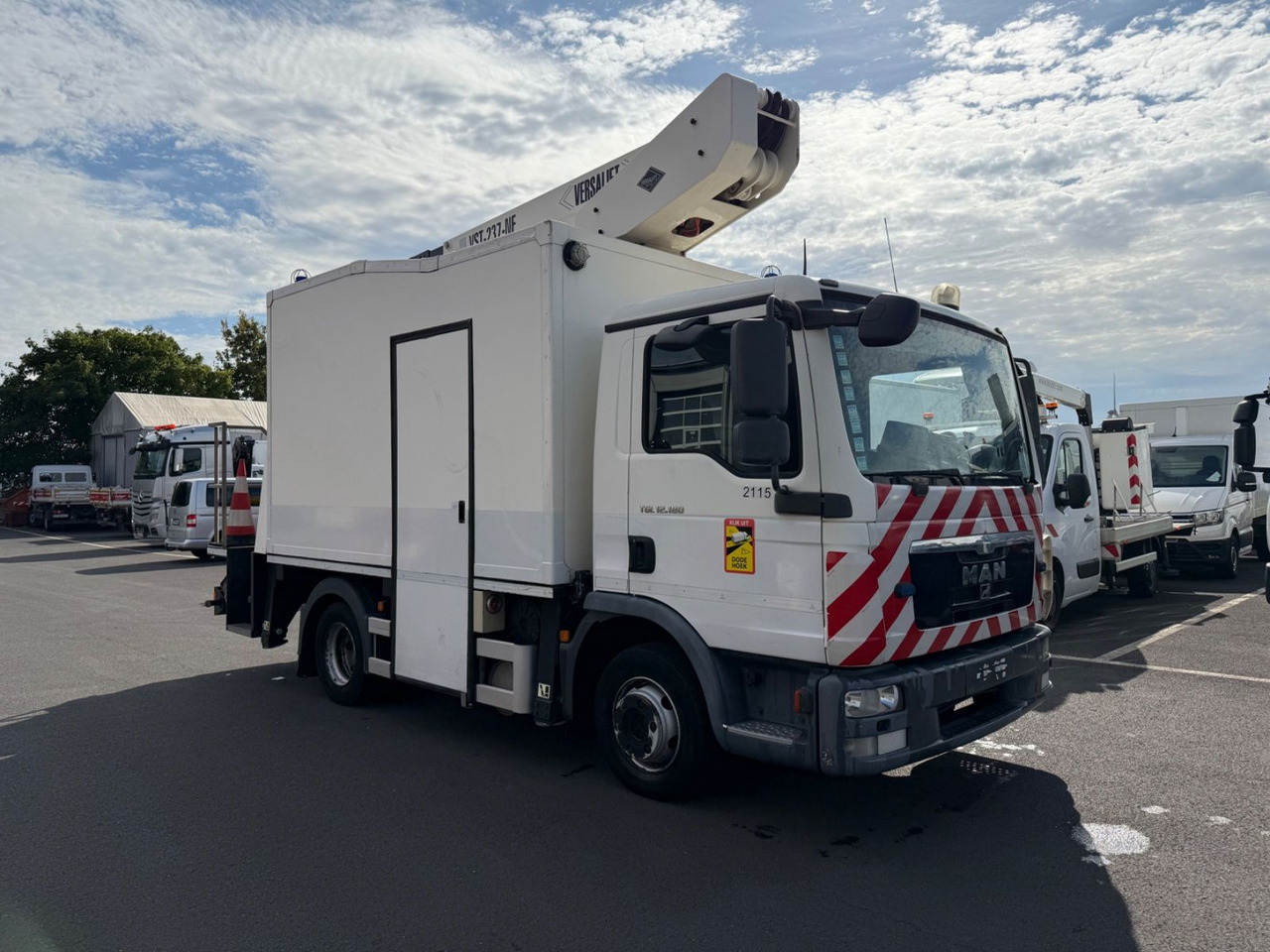 MAN TGL 12.180 Versalift/15m/orig.km/Top - Veoautolt tõusev platvorm: pilt 2 MAN TGL 12.180 Versalift/15m/orig.km/Top - Veoautolt tõusev platvorm: pilt 2
