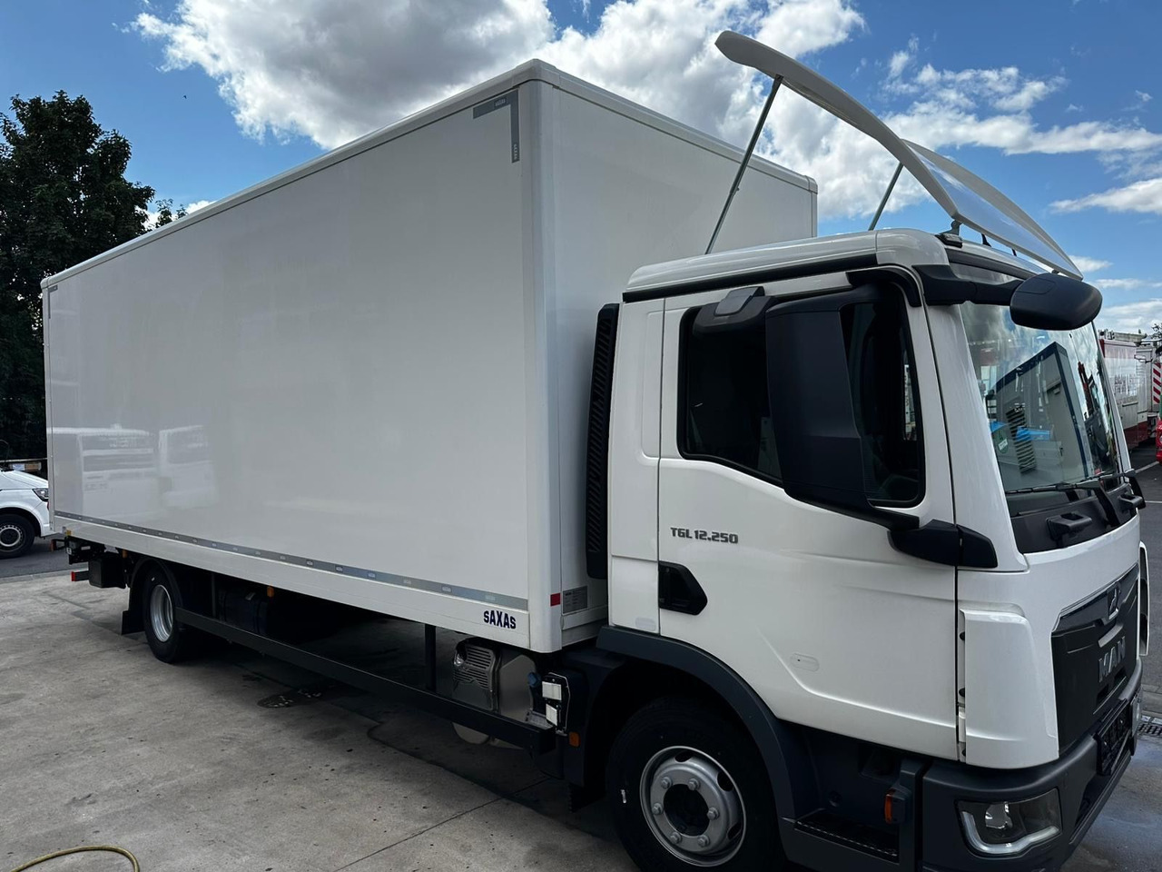 MAN TGL 12.250 /Ladebordwand/Automatik/Ahk - Kasti veoauto: pilt 2 MAN TGL 12.250 /Ladebordwand/Automatik/Ahk - Kasti veoauto: pilt 2