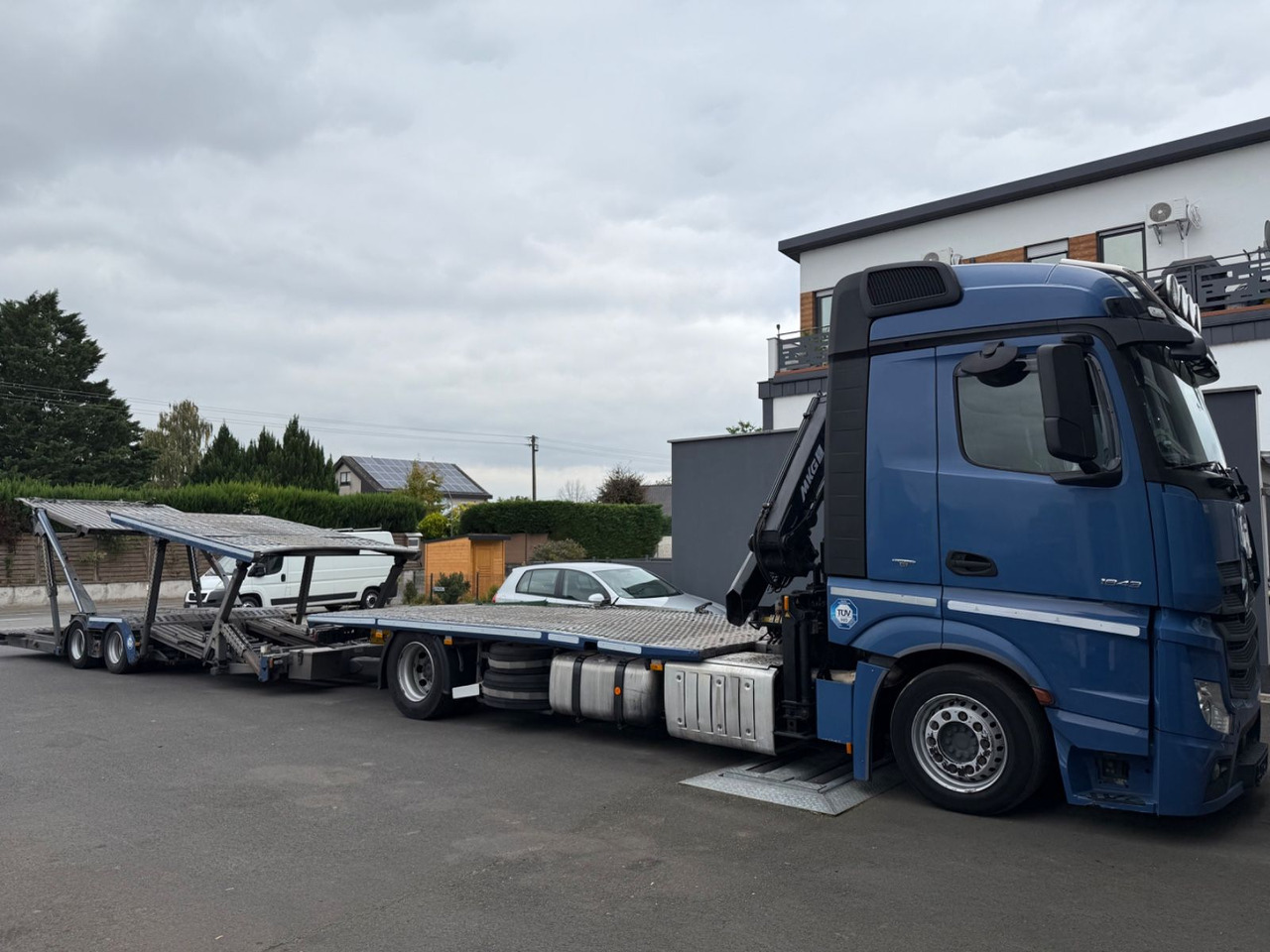 Mercedes-Benz Actros 1843 FVG 5-Zug / VDI 2700 / Kran MKG - Treilerveoauto: pilt 1 Mercedes-Benz Actros 1843 FVG 5-Zug / VDI 2700 / Kran MKG - Treilerveoauto: pilt 1