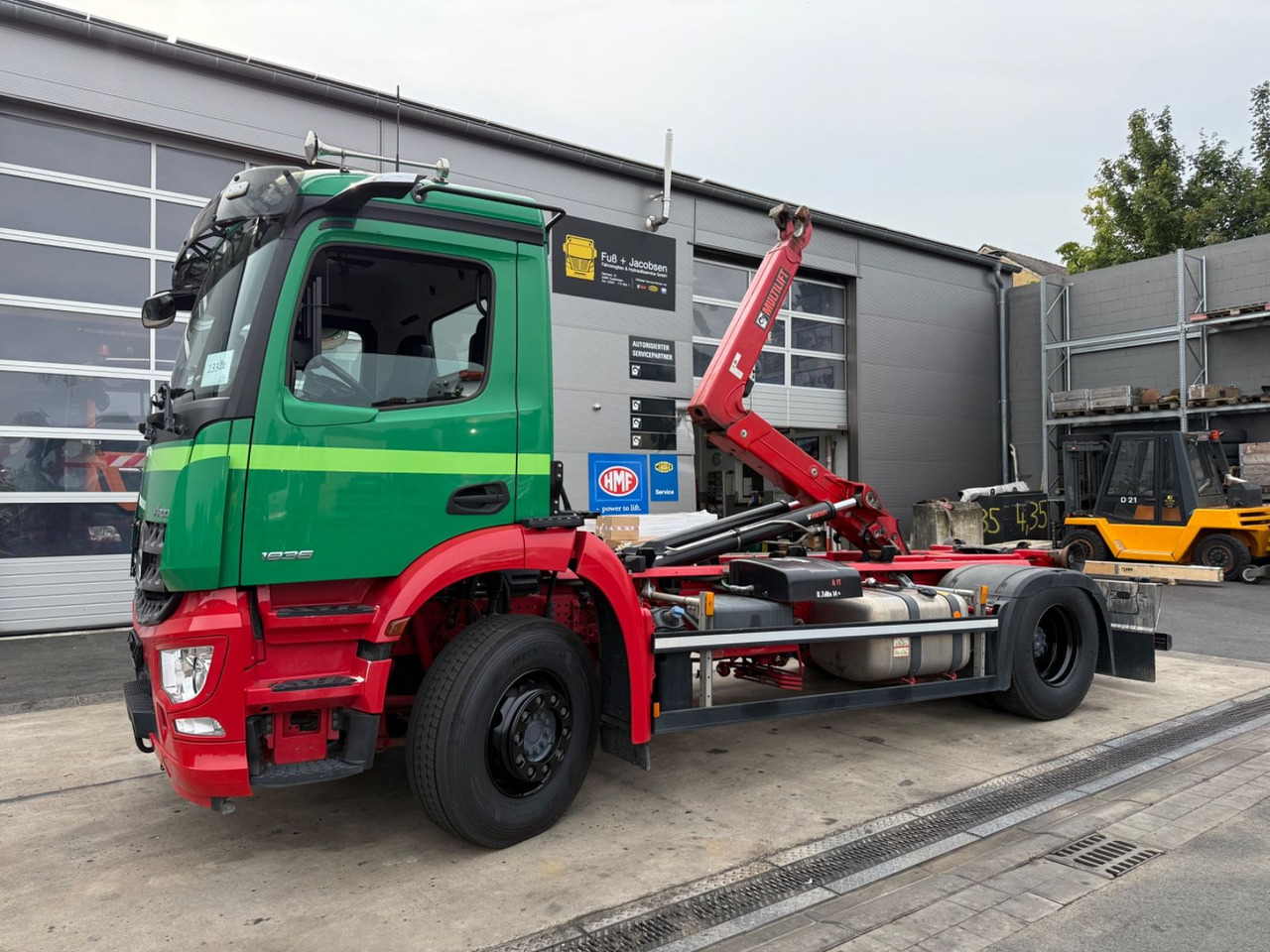 Mercedes-Benz Arocs 1836/10,7L/Hiab Ultima 14S/4x2/Autom./Top - Konkstõstukiga veoauto: pilt 2 Mercedes-Benz Arocs 1836/10,7L/Hiab Ultima 14S/4x2/Autom./Top - Konkstõstukiga veoauto: pilt 2