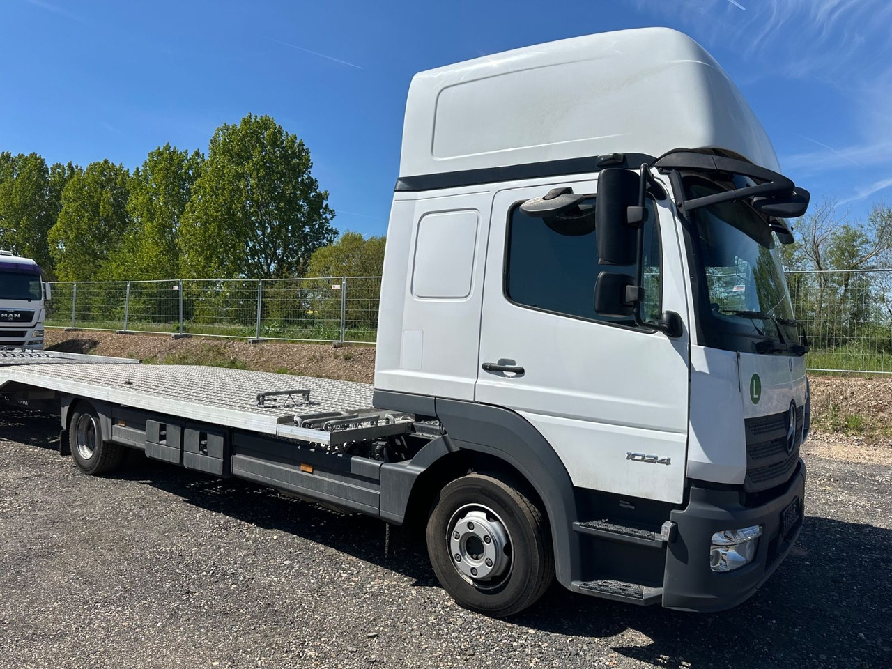 Mercedes-Benz Atego 1024 Flachzug 2-Bett Winde VDI2700 - Treilerveoauto: pilt 3 Mercedes-Benz Atego 1024 Flachzug 2-Bett Winde VDI2700 - Treilerveoauto: pilt 3