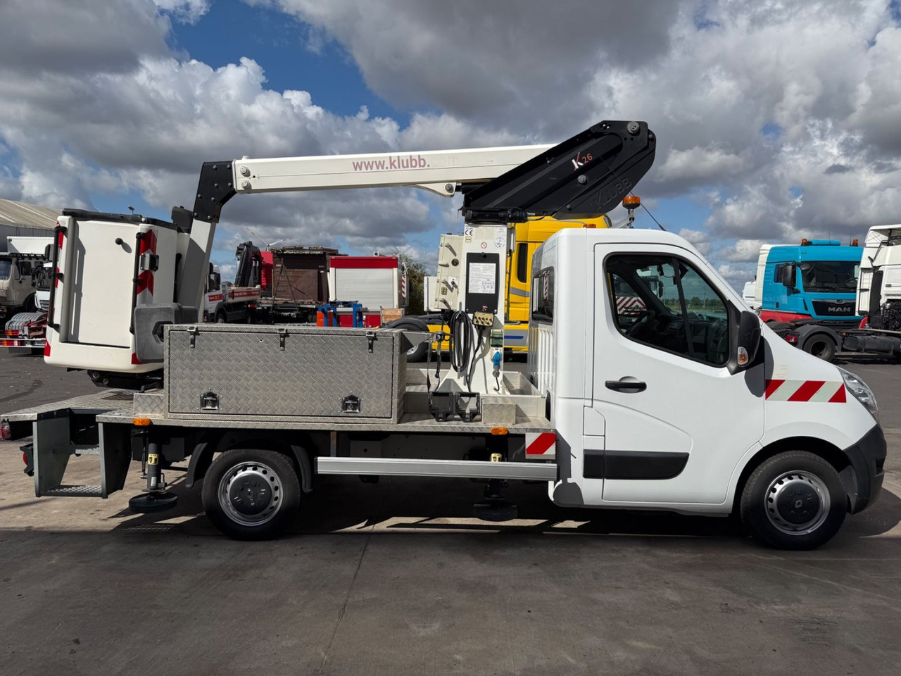 Renault Master III Steiger Klubb K26 / 11,2m / 200Kg - Veoautolt tõusev platvorm: pilt 4 Renault Master III Steiger Klubb K26 / 11,2m / 200Kg - Veoautolt tõusev platvorm: pilt 4