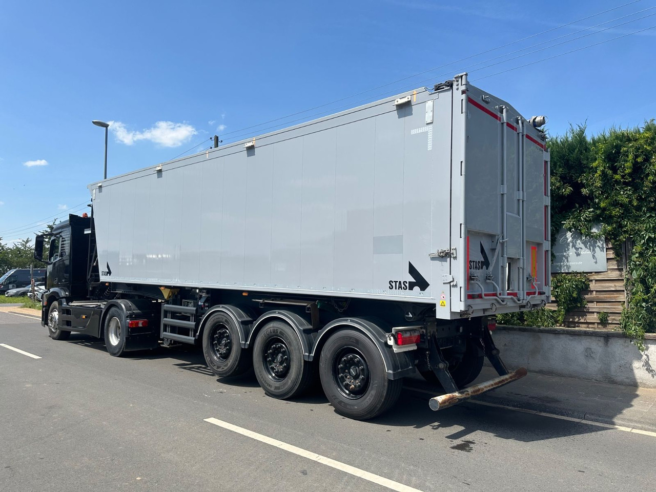 Stas S300CX/AgroSTAR/49m³/2x Lift/ Alu - Kallur-poolhaagis: pilt 3 Stas S300CX/AgroSTAR/49m³/2x Lift/ Alu - Kallur-poolhaagis: pilt 3
