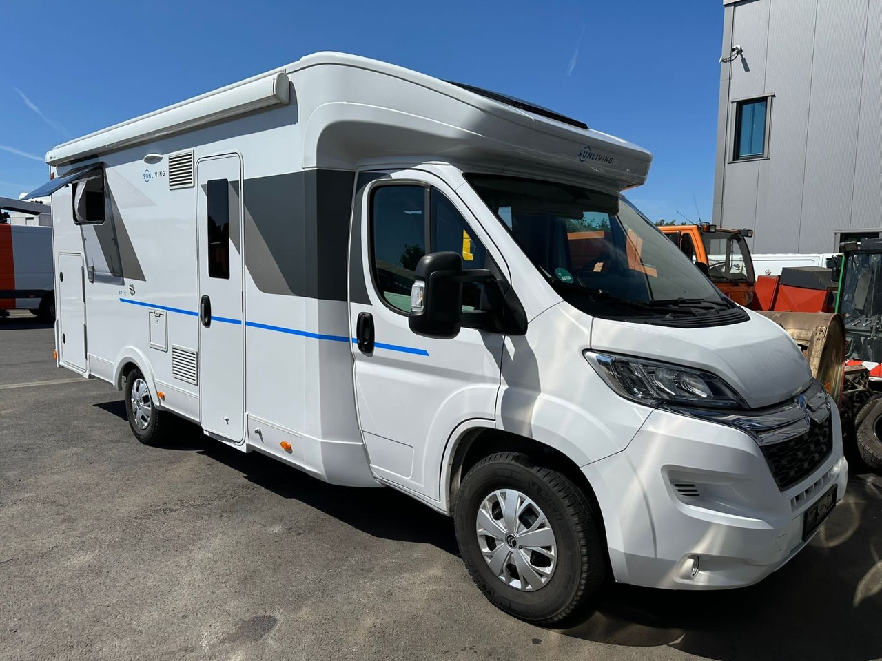 Sun Living S 75 SL XTRA Hubbett/Solar/Panorama/Markise - Poolintegreeritud matkaauto: pilt 4 Sun Living S 75 SL XTRA Hubbett/Solar/Panorama/Markise - Poolintegreeritud matkaauto: pilt 4