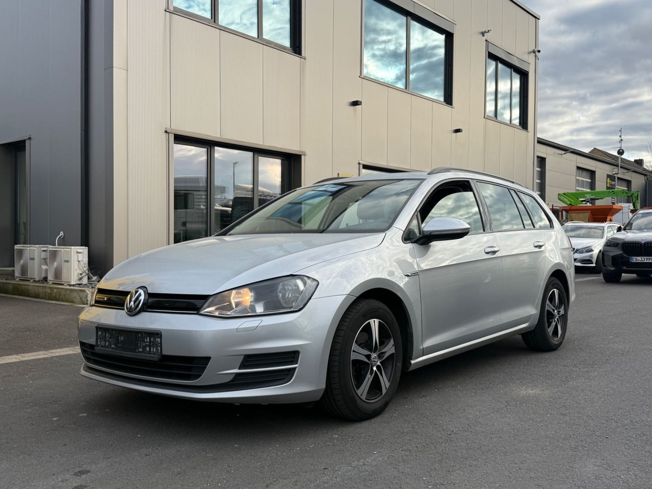 Volkswagen Golf 7 1.6tdi Variant Trendline Klima, Shz - Universaal: pilt 1 Volkswagen Golf 7 1.6tdi Variant Trendline Klima, Shz - Universaal: pilt 1