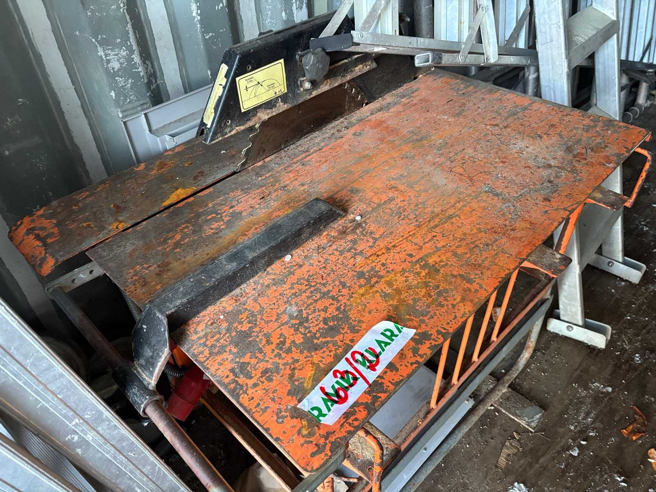Construction saw Esko RS 400/450 - Tööpink: pilt 1 Construction saw Esko RS 400/450 - Tööpink: pilt 1
