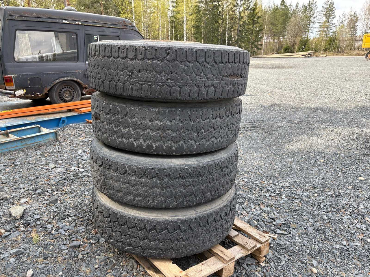 Michelin X multiway 30 truck tyres and rims 4 pcs - Rehv - Veoauto: pilt 2 Michelin X multiway 30 truck tyres and rims 4 pcs - Rehv - Veoauto: pilt 2