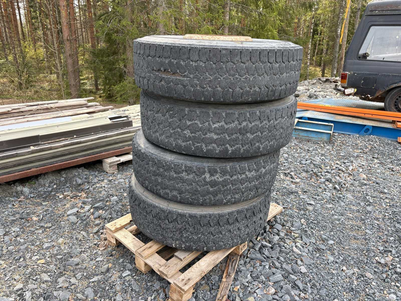 Michelin X multiway 30 truck tyres and rims 4 pcs - Rehv - Veoauto: pilt 3 Michelin X multiway 30 truck tyres and rims 4 pcs - Rehv - Veoauto: pilt 3