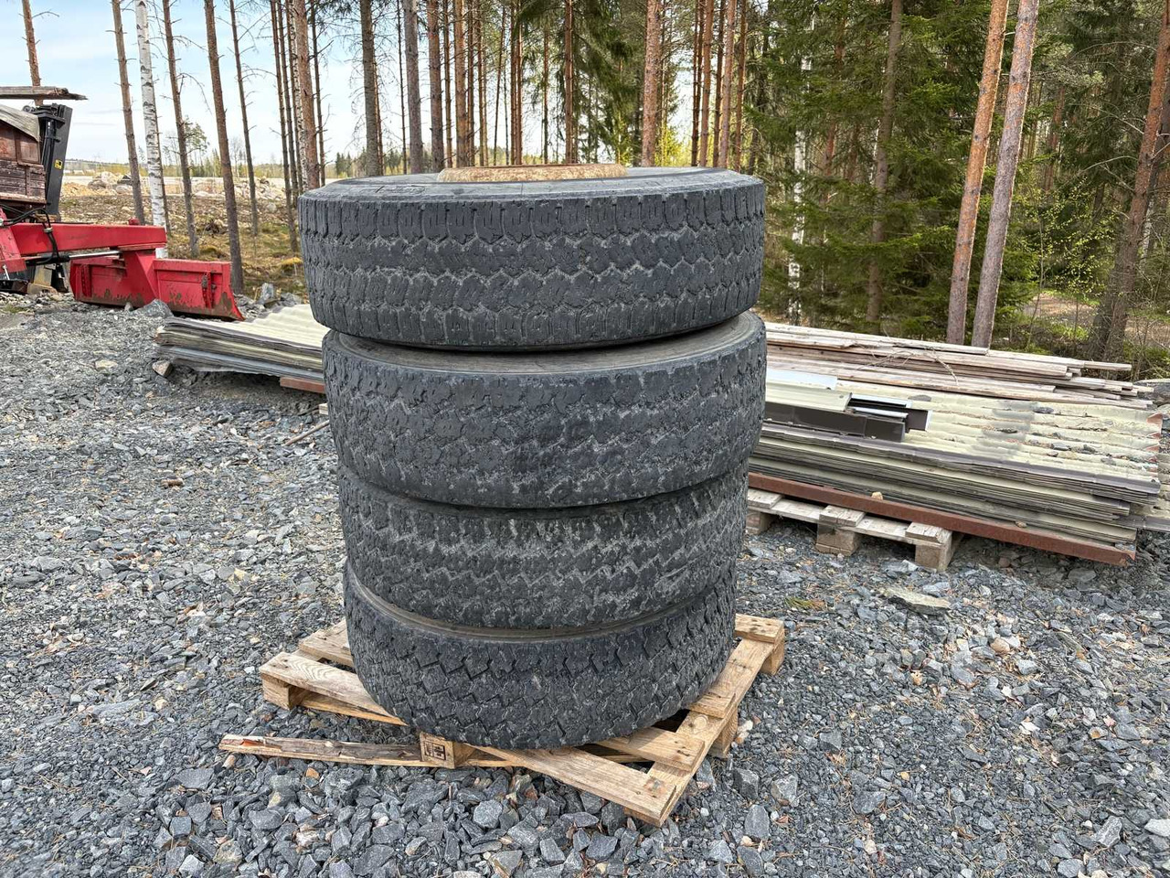 Michelin X multiway 30 truck tyres and rims 4 pcs - Rehv - Veoauto: pilt 1 Michelin X multiway 30 truck tyres and rims 4 pcs - Rehv - Veoauto: pilt 1