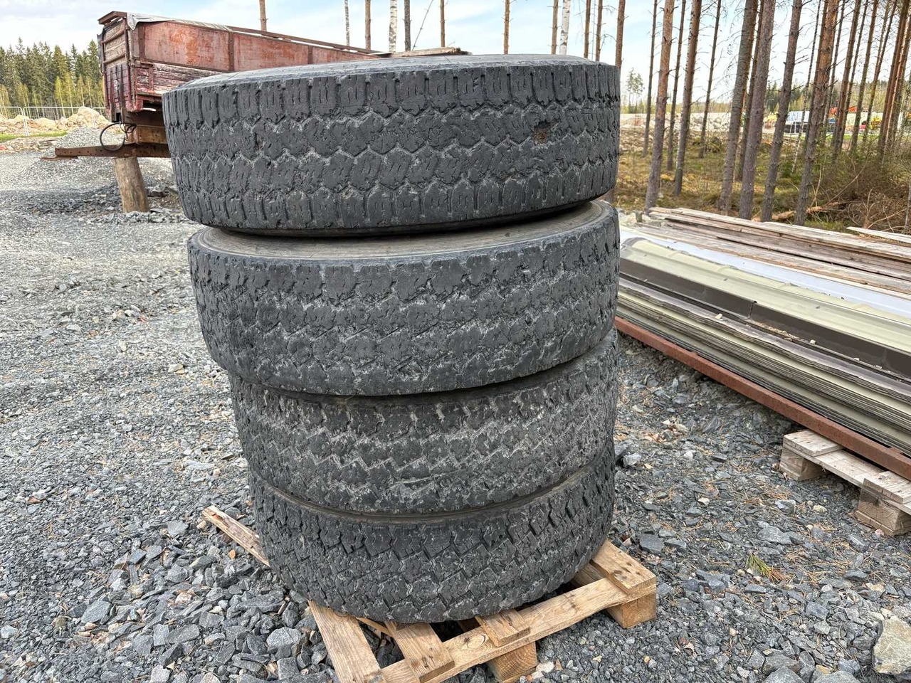 Michelin X multiway 30 truck tyres and rims 4 pcs - Rehv - Veoauto: pilt 4 Michelin X multiway 30 truck tyres and rims 4 pcs - Rehv - Veoauto: pilt 4