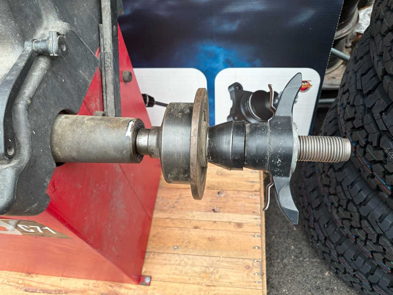 Tire Balancing Machine CEMB C71 - Muu seadmestik: pilt 4 Tire Balancing Machine CEMB C71 - Muu seadmestik: pilt 4