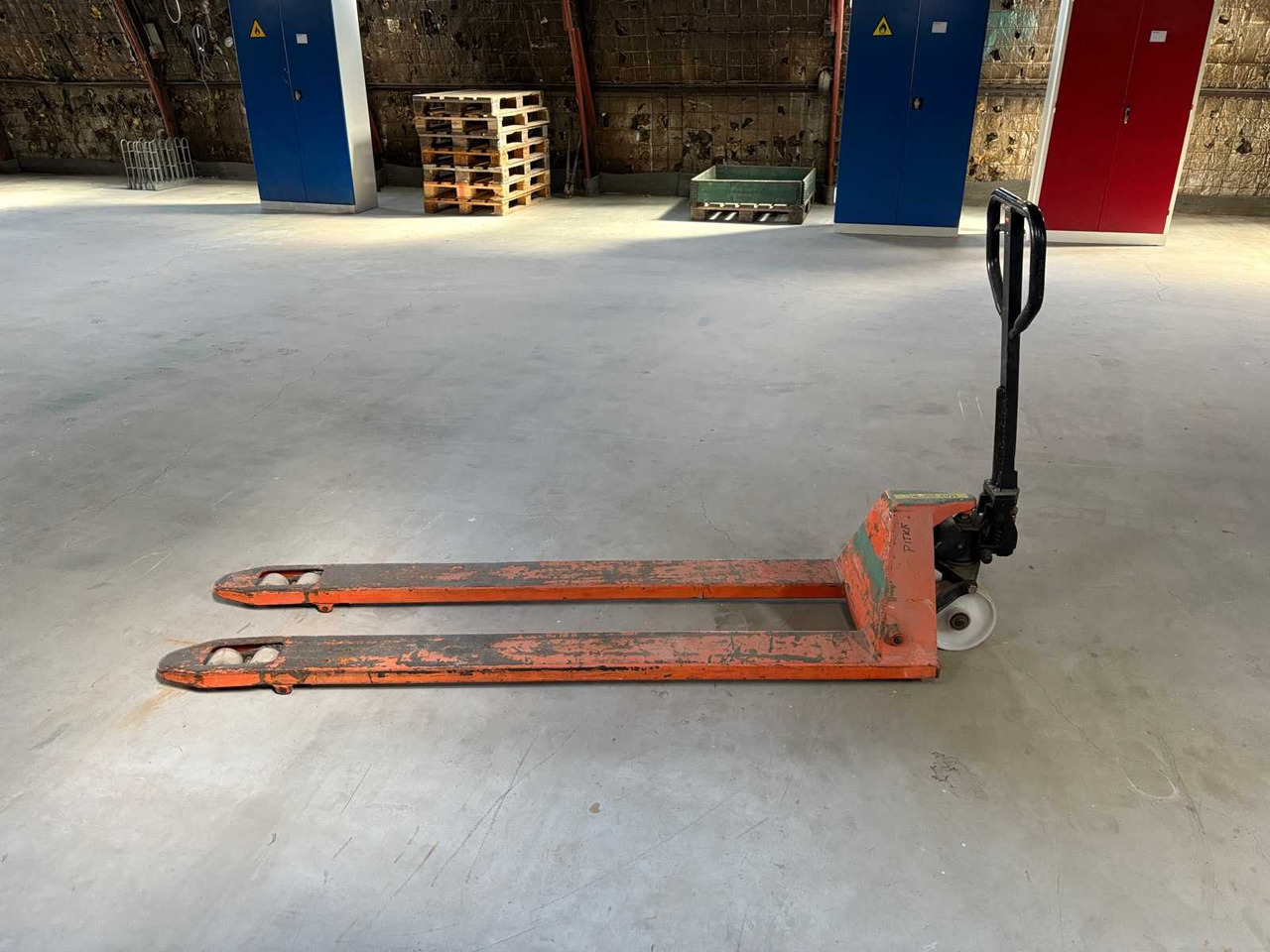 Pump cart with long forks Rocla - Kaubaaluste tõstuk: pilt 2 Pump cart with long forks Rocla - Kaubaaluste tõstuk: pilt 2
