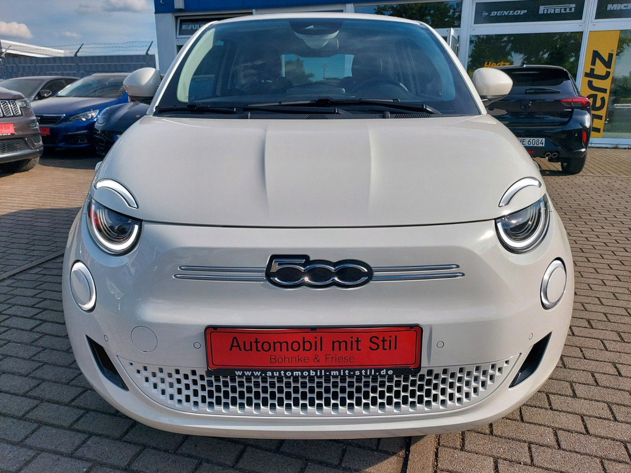 Fiat 500e 500 e La Prima JBL DAB Spurassist - Auto: pilt 2 Fiat 500e 500 e La Prima JBL DAB Spurassist - Auto: pilt 2