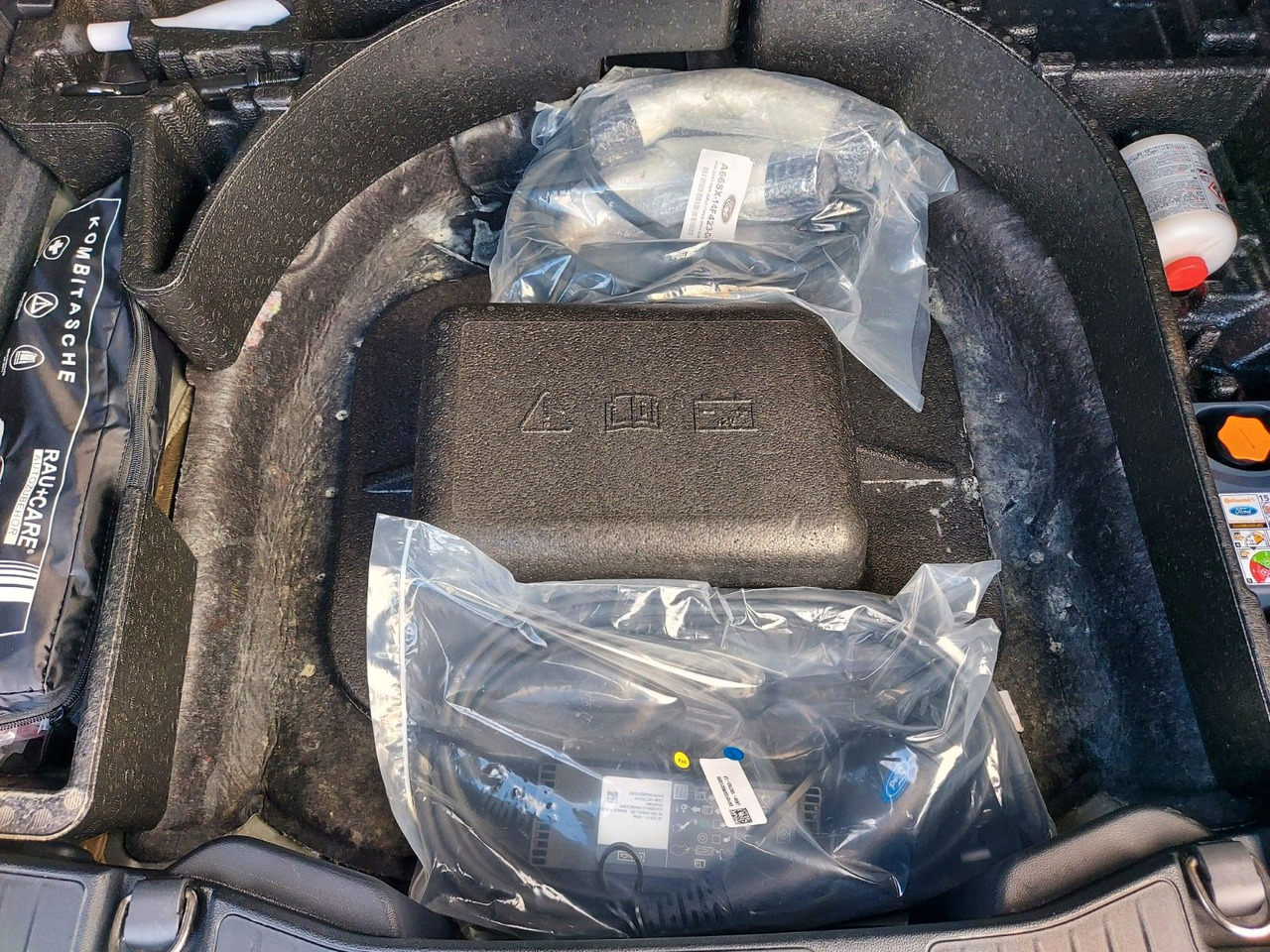 Maastur Ford Kuga Plug-In Hybrid ST-Line X ACC Assist 360°: pilt 24 Maastur Ford Kuga Plug-In Hybrid ST-Line X ACC Assist 360°: pilt 24