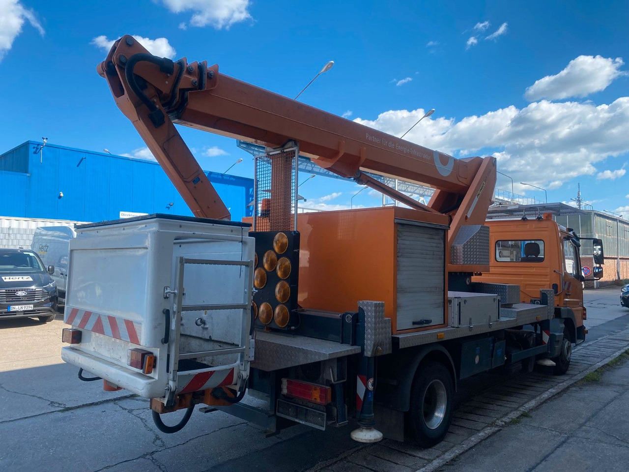 Mercedes-Benz ATEGO WUMAG ELEVANT WT230 23m TÜV - Veoautolt tõusev platvorm: pilt 4 Mercedes-Benz ATEGO WUMAG ELEVANT WT230 23m TÜV - Veoautolt tõusev platvorm: pilt 4