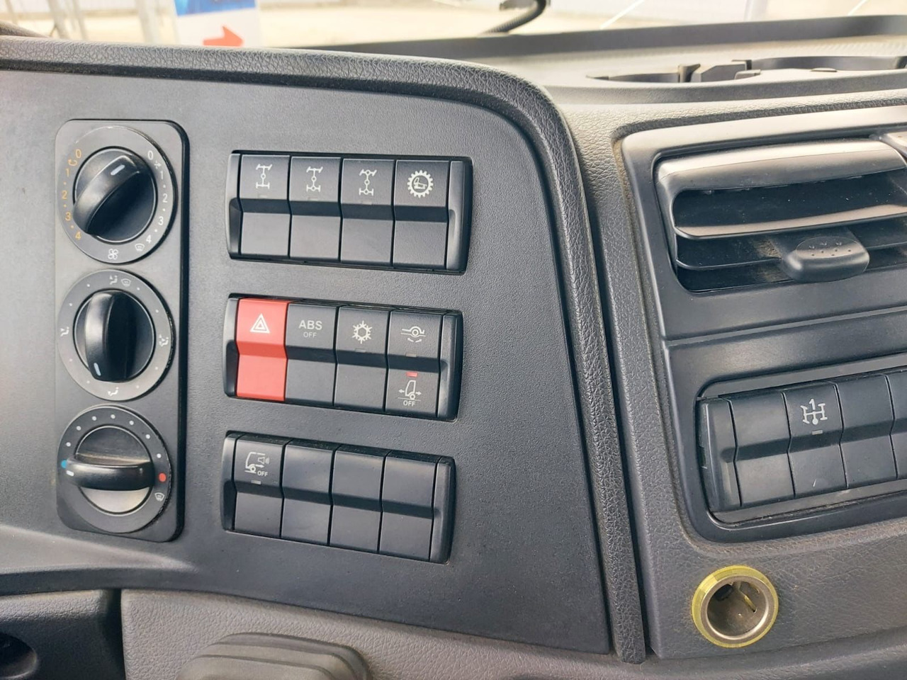 Mercedes-Benz Atego / 1324 MEILER 4X4 KRAN ATLAS 116.3 liising Mercedes-Benz Atego / 1324 MEILER 4X4 KRAN ATLAS 116.3: pilt 29