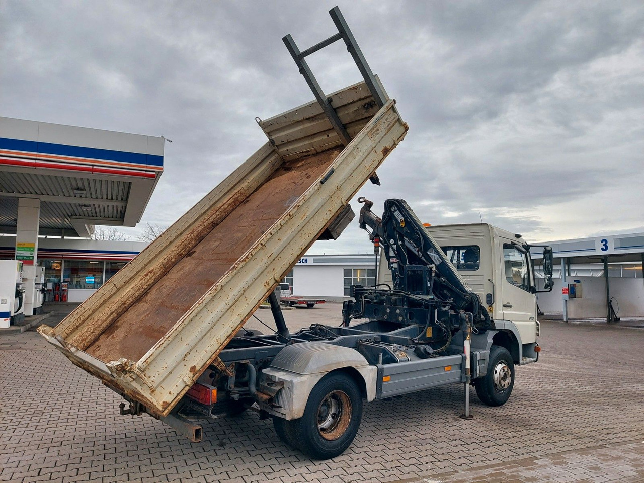Mercedes-Benz Atego 2 4-Zyl. 4x2 918 4x2 MEILLER HIAB066 Kran - Kallurauto, Kraanaga veoauto: pilt 3 Mercedes-Benz Atego 2 4-Zyl. 4x2 918 4x2 MEILLER HIAB066 Kran - Kallurauto, Kraanaga veoauto: pilt 3