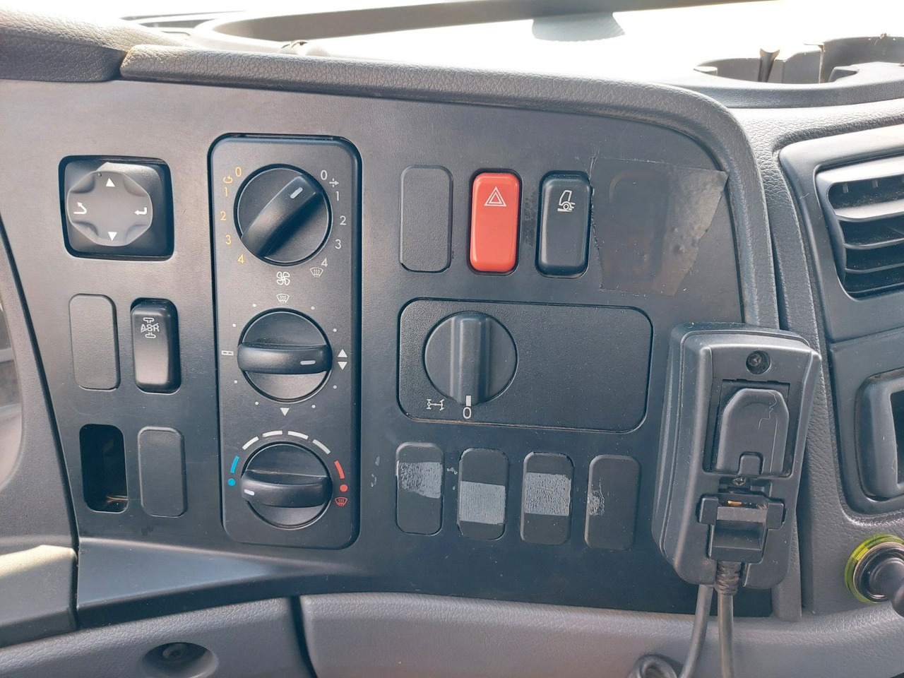 Kallurauto, Kraanaga veoauto Mercedes-Benz Atego 2 918 3-Seiten Kipper KRAN TEREX 65.2: pilt 16