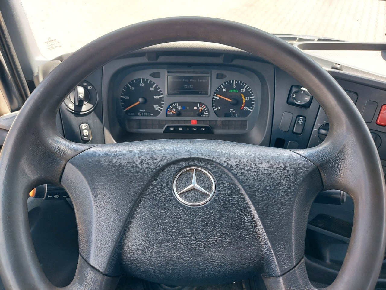 Kallurauto, Kraanaga veoauto Mercedes-Benz Atego 2 918 3-Seiten Kipper KRAN TEREX 65.2: pilt 13