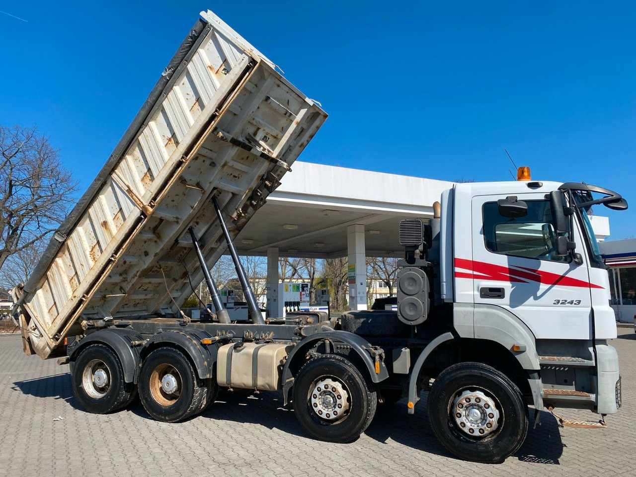 Mercedes-Benz Axor 2 C 4-Achser 3243 8x4 Kipp RETARDER MEILLER - Kallurauto: pilt 1 Mercedes-Benz Axor 2 C 4-Achser 3243 8x4 Kipp RETARDER MEILLER - Kallurauto: pilt 1