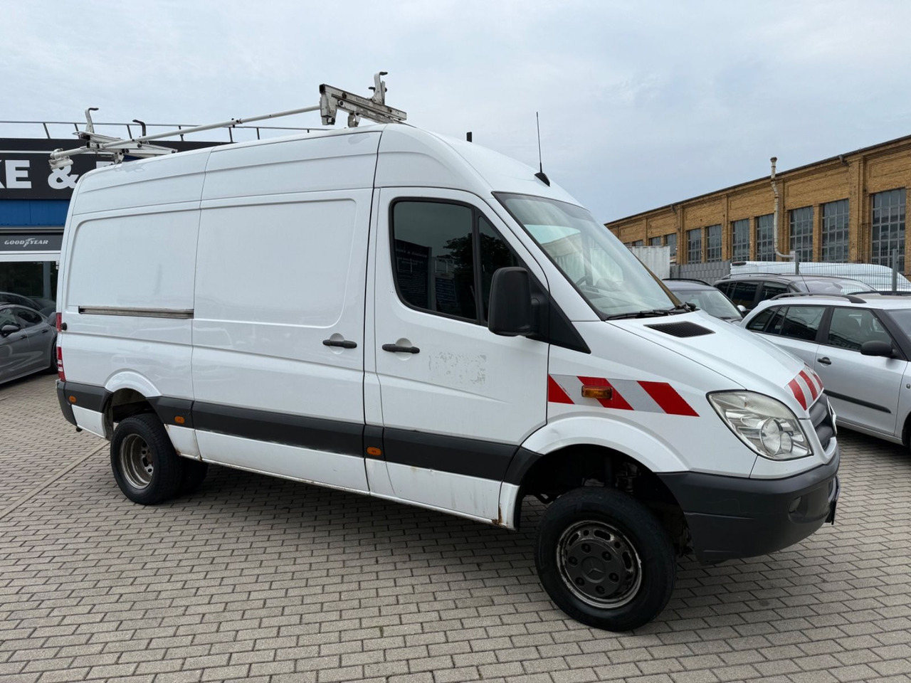 Mercedes-Benz Sprinter II Kasten 516 CDI 4X4 Allrad Standheiz. - Mikrobuss: pilt 2 Mercedes-Benz Sprinter II Kasten 516 CDI 4X4 Allrad Standheiz. - Mikrobuss: pilt 2