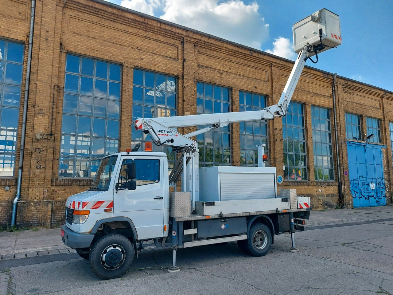 Mercedes-Benz VARIO 814D HUB Steiger WUMAG WDT 155 4X4 ALLRAD - Veoautolt tõusev platvorm: pilt 1 Mercedes-Benz VARIO 814D HUB Steiger WUMAG WDT 155 4X4 ALLRAD - Veoautolt tõusev platvorm: pilt 1
