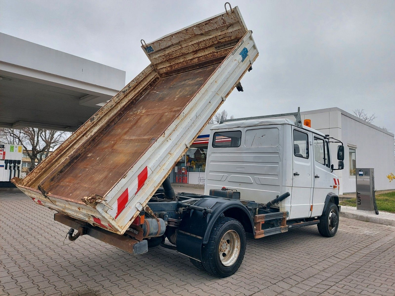 Mercedes-Benz VARIO 816D DOKA DREISEITEN KIPPER MEILLER - Tarbesõiduk kallur, Meeskonnaauto: pilt 2 Mercedes-Benz VARIO 816D DOKA DREISEITEN KIPPER MEILLER - Tarbesõiduk kallur, Meeskonnaauto: pilt 2