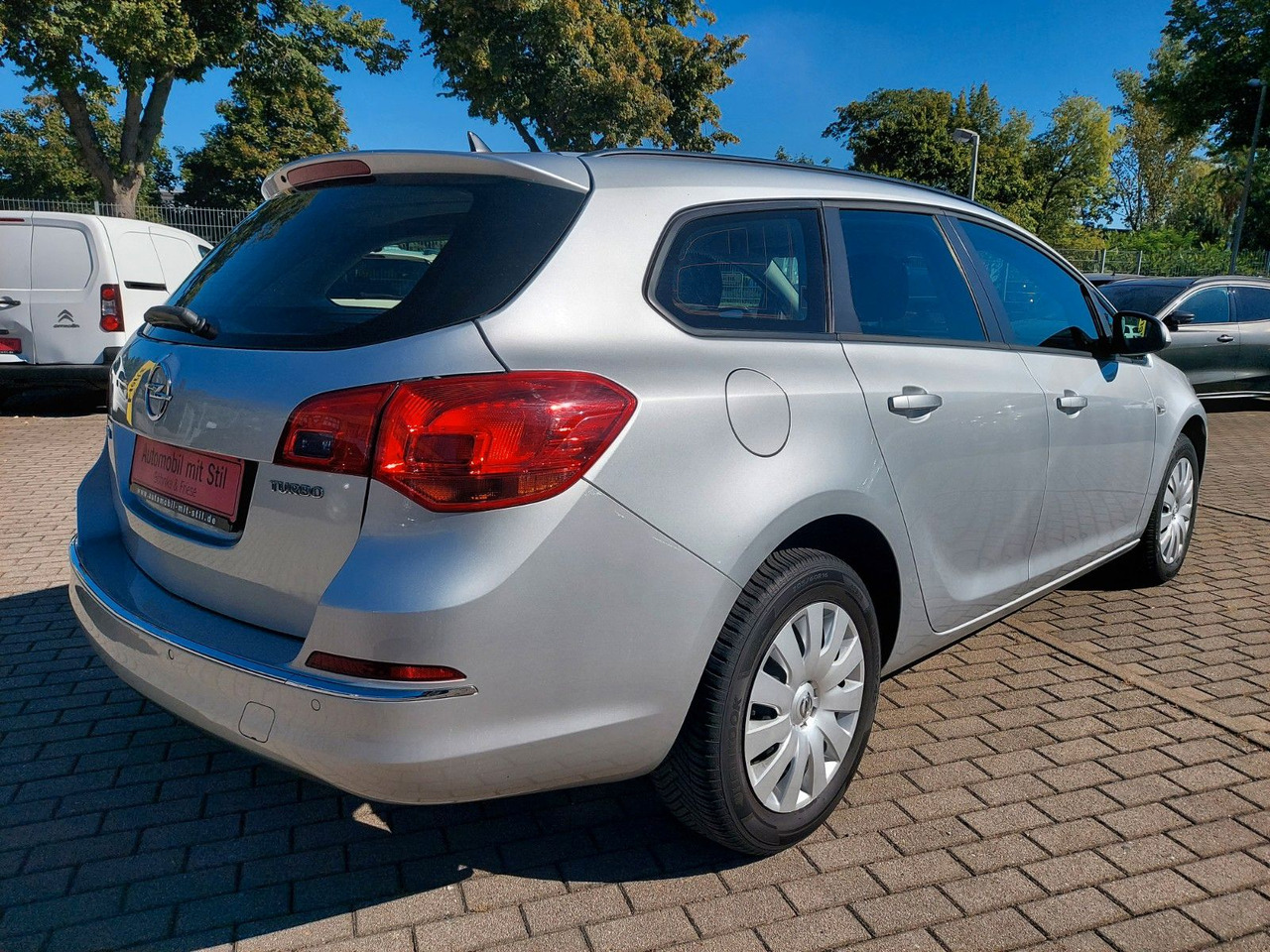 Opel Astra J Sports Tourer Navi Klima Sitzheizung - Universaal: pilt 4 Opel Astra J Sports Tourer Navi Klima Sitzheizung - Universaal: pilt 4