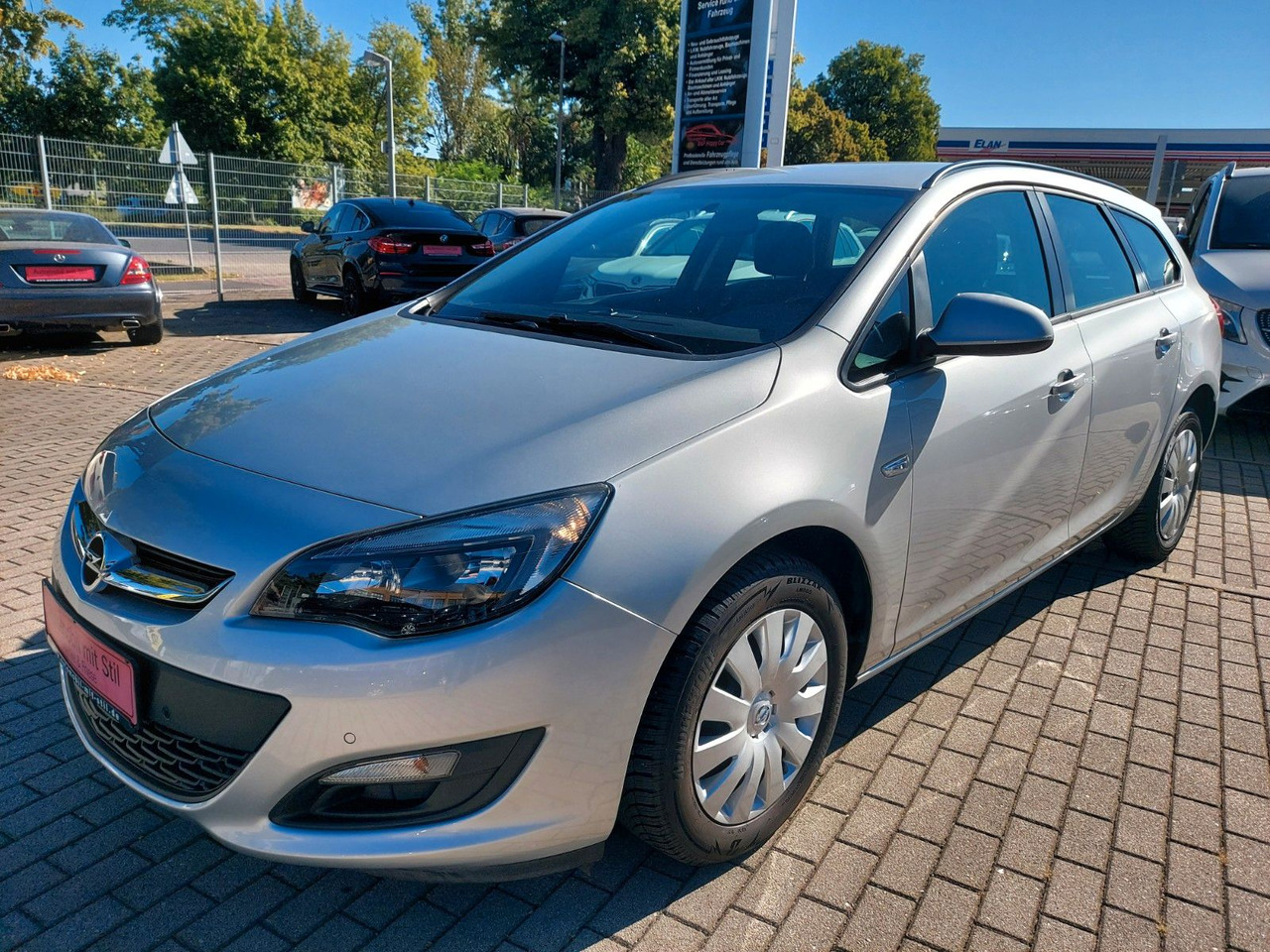 Opel Astra J Sports Tourer Navi Klima Sitzheizung - Universaal: pilt 3 Opel Astra J Sports Tourer Navi Klima Sitzheizung - Universaal: pilt 3