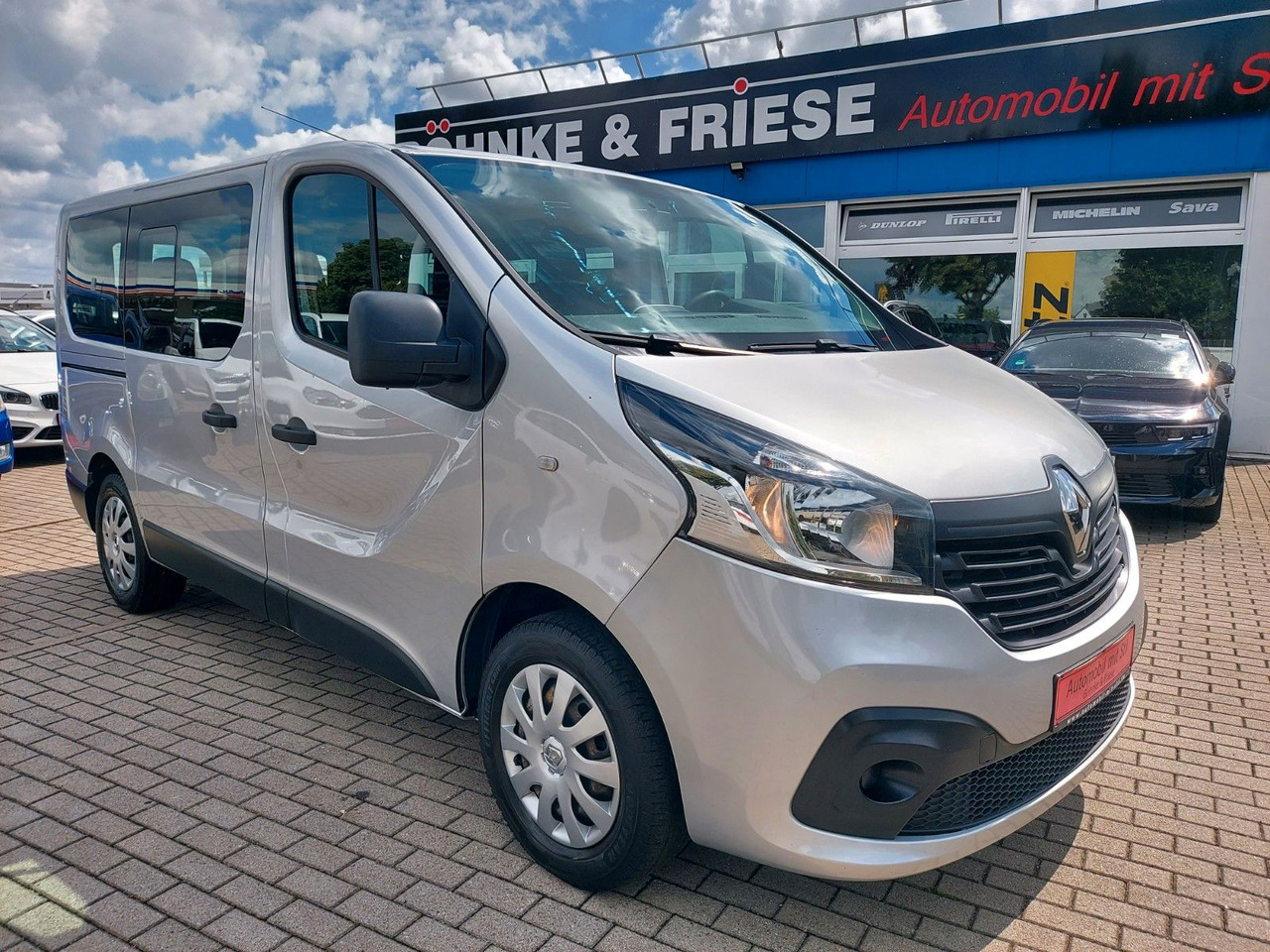 Renault Trafic Combi L1H1 2,7t Expression Klima - Mikrobuss: pilt 2 Renault Trafic Combi L1H1 2,7t Expression Klima - Mikrobuss: pilt 2