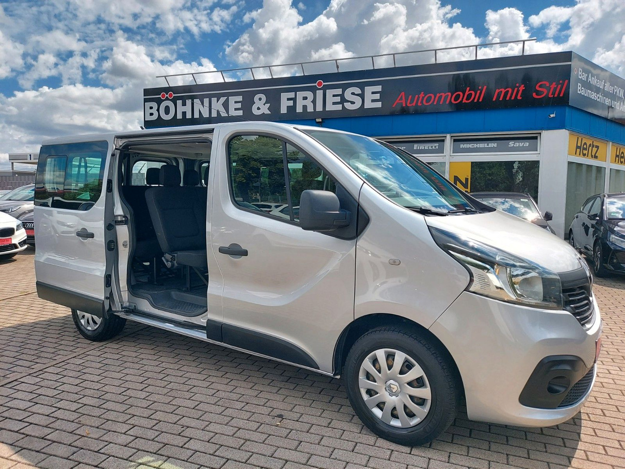 Renault Trafic Combi L1H1 2,7t Expression Klima - Mikrobuss: pilt 1 Renault Trafic Combi L1H1 2,7t Expression Klima - Mikrobuss: pilt 1
